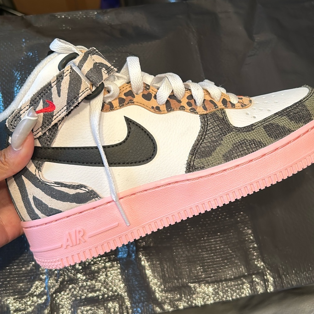 NWT NIKE AIR FORCE ANIMAL PRINT “tunnel walk”
